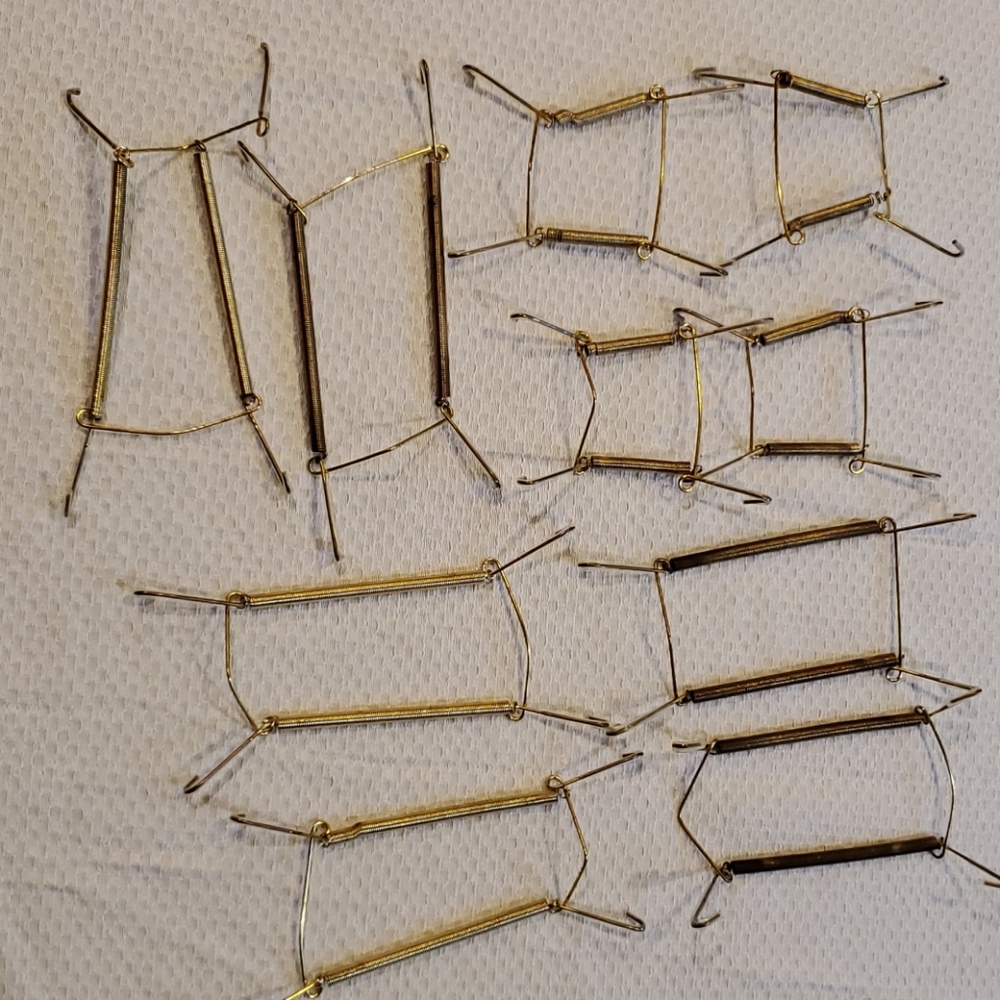 Plate Hangers 2 Sizes - set of 10